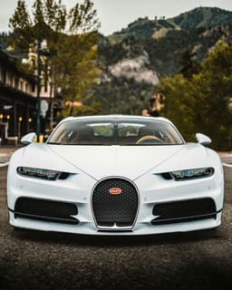 2020 Bugatti Chiron - view 3